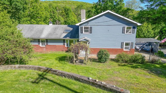 392 Oscawana Lake Road, Putnam Valley, NY 10579