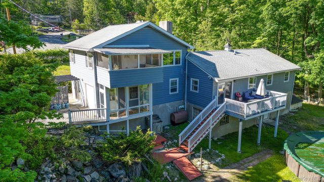 392 Oscawana Lake Road, Putnam Valley, NY 10579