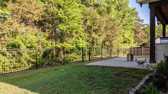 1505 Green Tree Dr, Conway, AR 72034