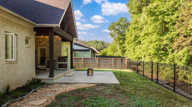 1505 Green Tree Dr, Conway, AR 72034