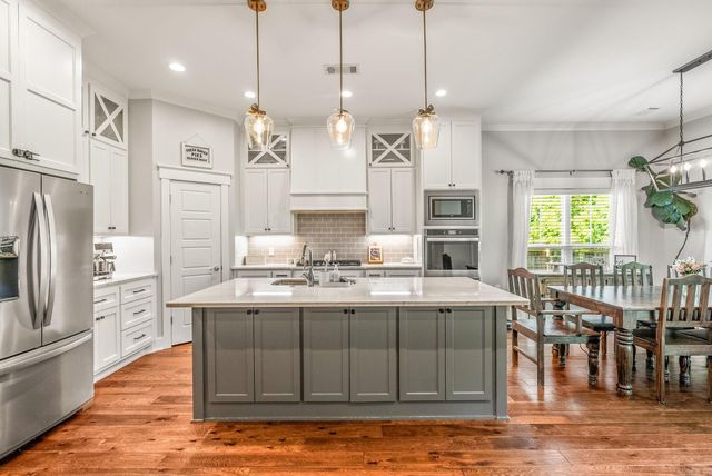 1505 Green Tree Dr, Conway, AR 72034