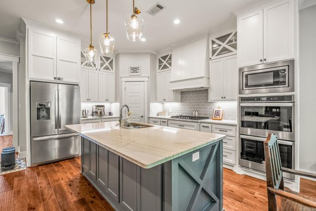 1505 Green Tree Dr, Conway, AR 72034