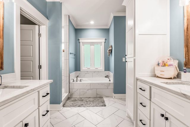 1505 Green Tree Dr, Conway, AR 72034