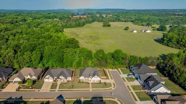 1505 Green Tree Dr, Conway, AR 72034