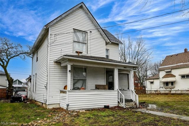 240 1st Street NW, Barberton, OH 44203