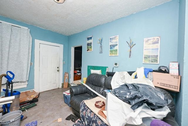 240 1st Street NW, Barberton, OH 44203