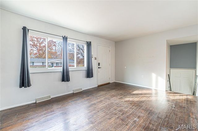 1716 Debbie Drive, High Ridge, MO 63049