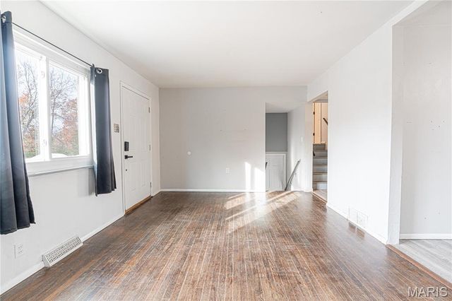 1716 Debbie Drive, High Ridge, MO 63049