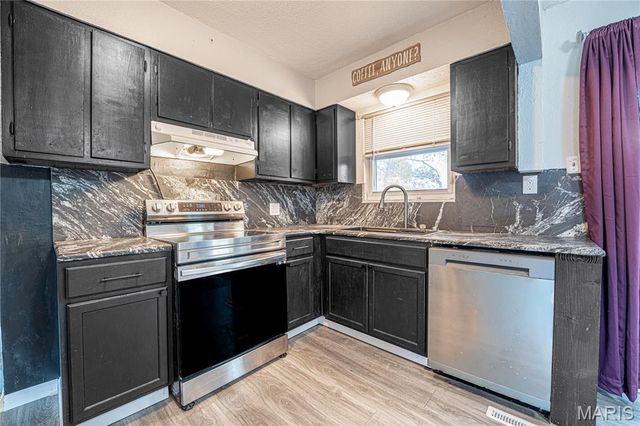 1716 Debbie Drive, High Ridge, MO 63049