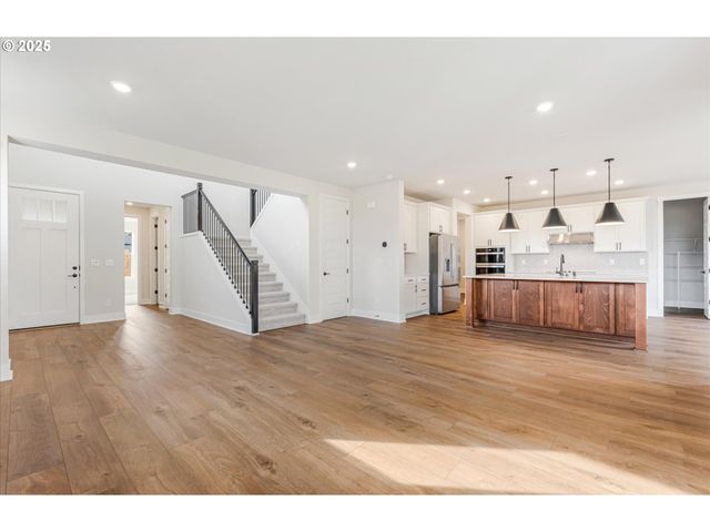 8718 S SCHUSTER Way, Ridgefield, WA 98642