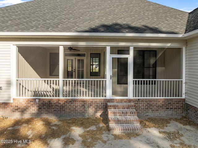 467 Eagle Trace Drive, Blounts Creek, NC 27814