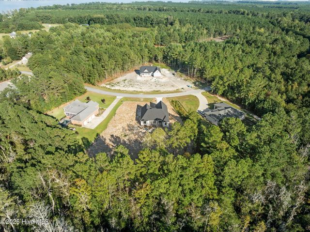467 Eagle Trace Drive, Blounts Creek, NC 27814