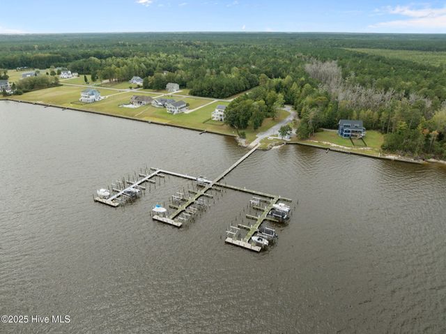 467 Eagle Trace Drive, Blounts Creek, NC 27814