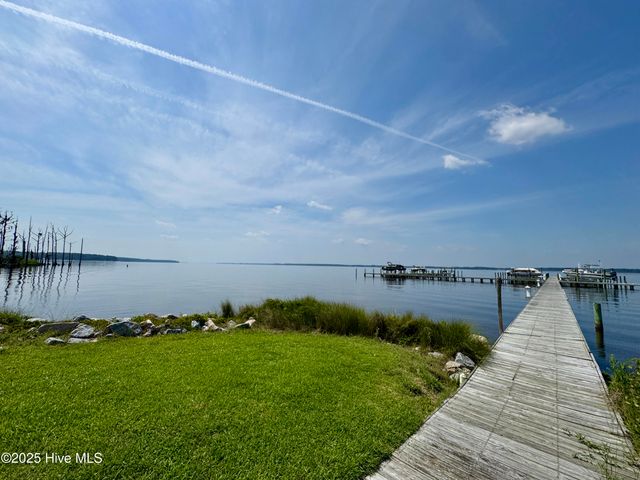 467 Eagle Trace Drive, Blounts Creek, NC 27814