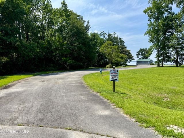 467 Eagle Trace Drive, Blounts Creek, NC 27814