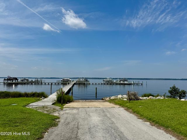 467 Eagle Trace Drive, Blounts Creek, NC 27814