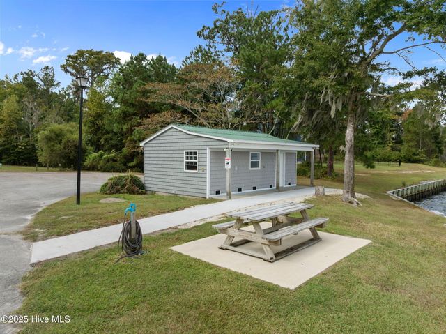 467 Eagle Trace Drive, Blounts Creek, NC 27814