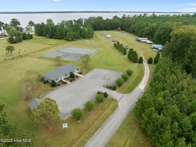 467 Eagle Trace Drive, Blounts Creek, NC 27814