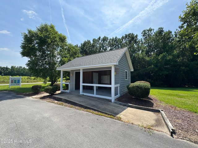 467 Eagle Trace Drive, Blounts Creek, NC 27814