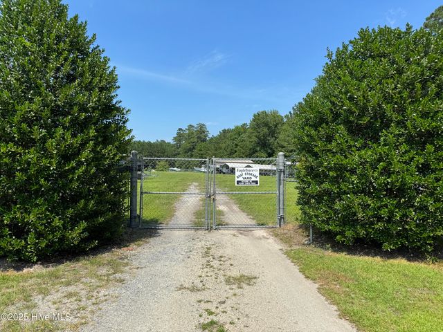 467 Eagle Trace Drive, Blounts Creek, NC 27814