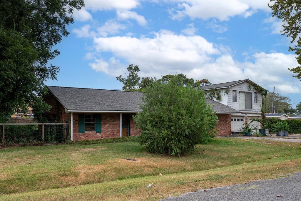 4810 Donald Street, Seabrook, TX 77586