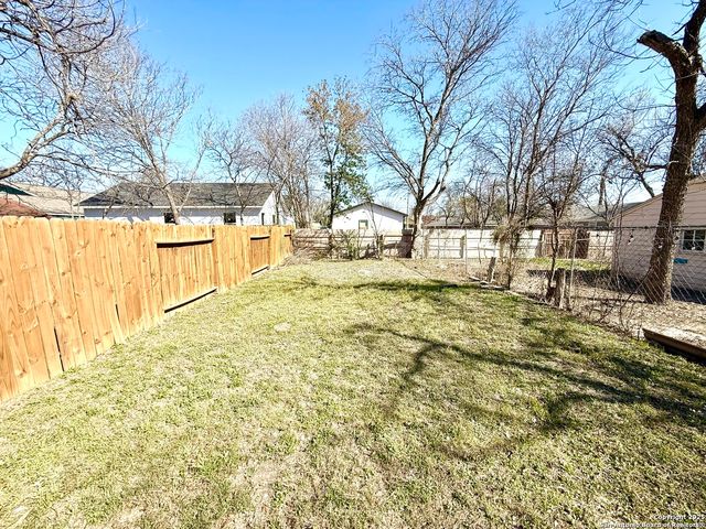 411 CANTON, San Antonio, TX 78202