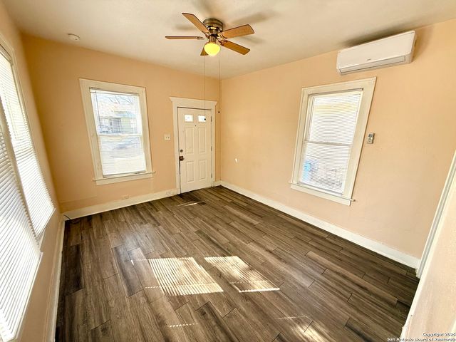 411 CANTON, San Antonio, TX 78202