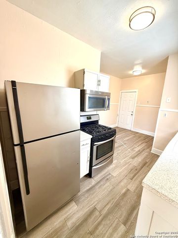 411 CANTON, San Antonio, TX 78202