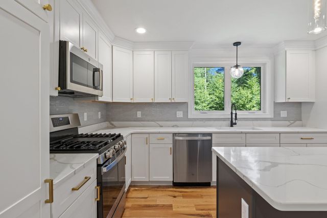 21 Sanborn Road, Hampton Falls, NH 03844