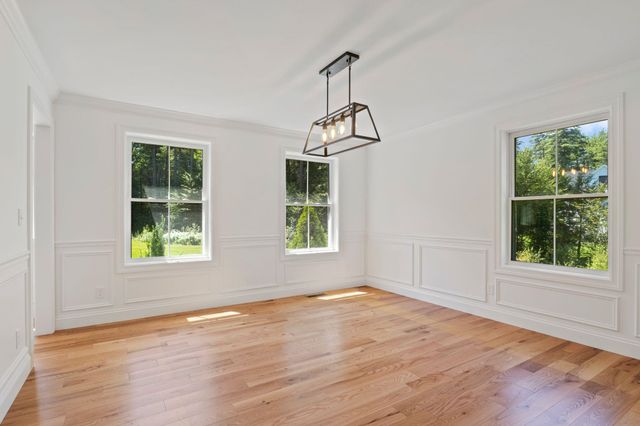 21 Sanborn Road, Hampton Falls, NH 03844