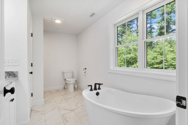 21 Sanborn Road, Hampton Falls, NH 03844