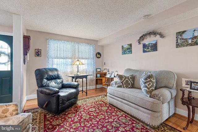 2002 GRAVERS LN, Wilmington, DE 19810