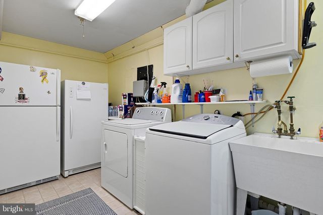 2002 GRAVERS LN, Wilmington, DE 19810