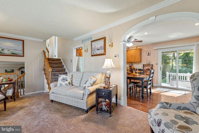 2002 GRAVERS LN, Wilmington, DE 19810