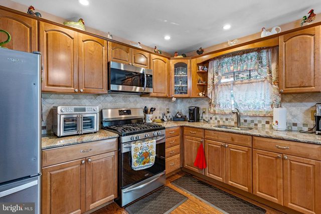 2002 GRAVERS LN, Wilmington, DE 19810
