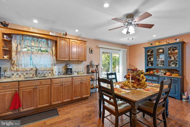 2002 GRAVERS LN, Wilmington, DE 19810