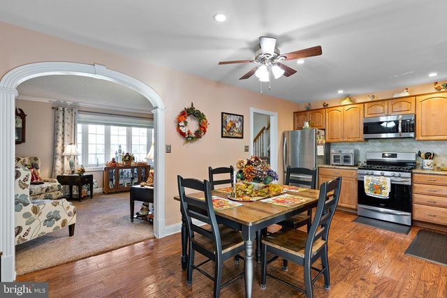 2002 GRAVERS LN, Wilmington, DE 19810