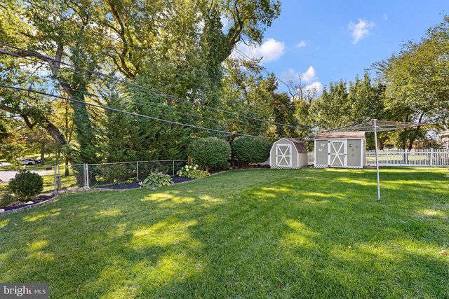 2002 GRAVERS LN, Wilmington, DE 19810