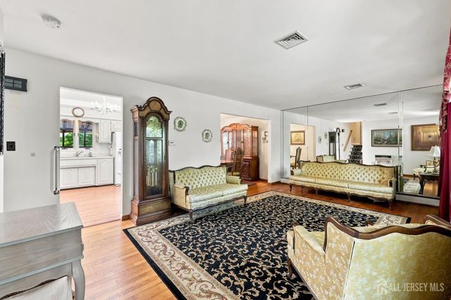 470 Blue Rige Avenue, Piscataway, NJ 08854