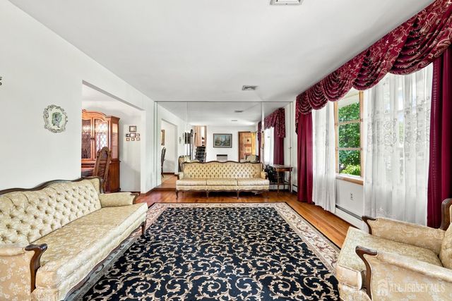 470 Blue Rige Avenue, Piscataway, NJ 08854