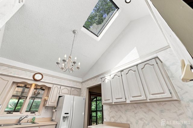 470 Blue Rige Avenue, Piscataway, NJ 08854