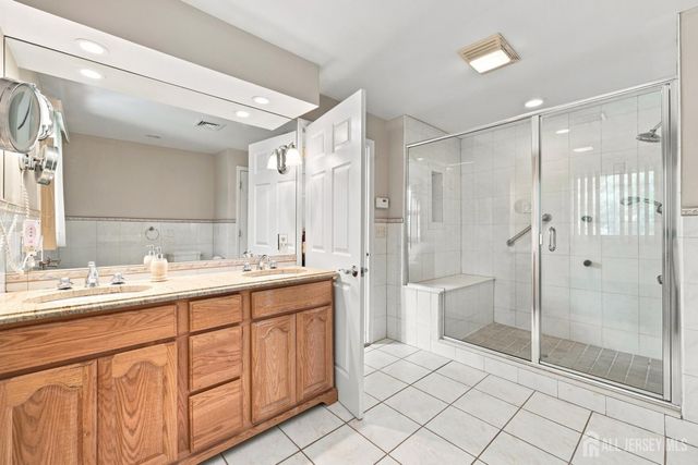 470 Blue Rige Avenue, Piscataway, NJ 08854