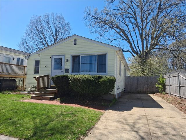 315 Grosvenor Avenue, East Providence, RI 02914