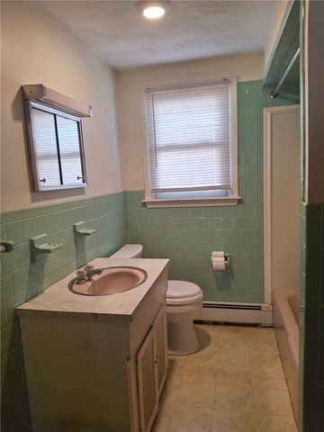 315 Grosvenor Avenue, East Providence, RI 02914