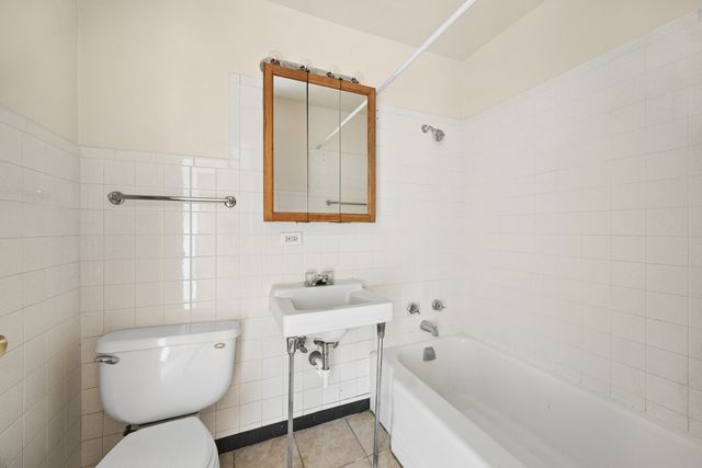 1211 Homestead Road G, La Grange Park, IL 60526