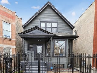 2817 N Sacramento Avenue, Chicago, IL 60618