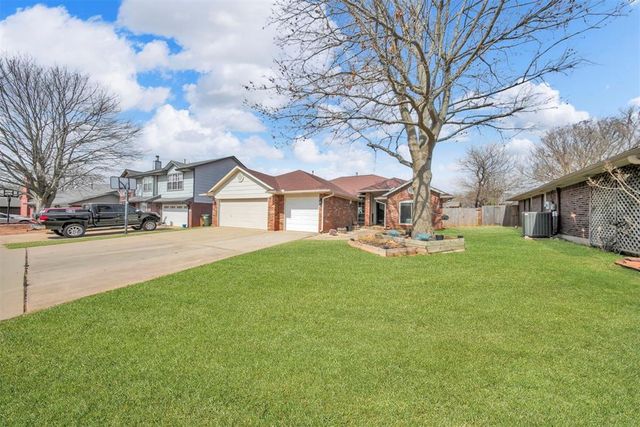 713 Gyrfalcon Drive, Norman, OK 73072