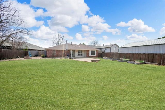 713 Gyrfalcon Drive, Norman, OK 73072