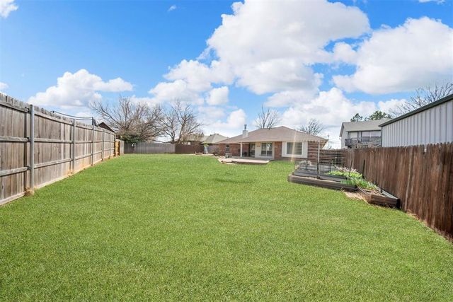 713 Gyrfalcon Drive, Norman, OK 73072