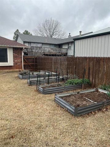 713 Gyrfalcon Drive, Norman, OK 73072